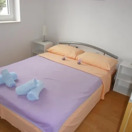 Apartman With Parking Space Korcula - 12423 Zrnovo